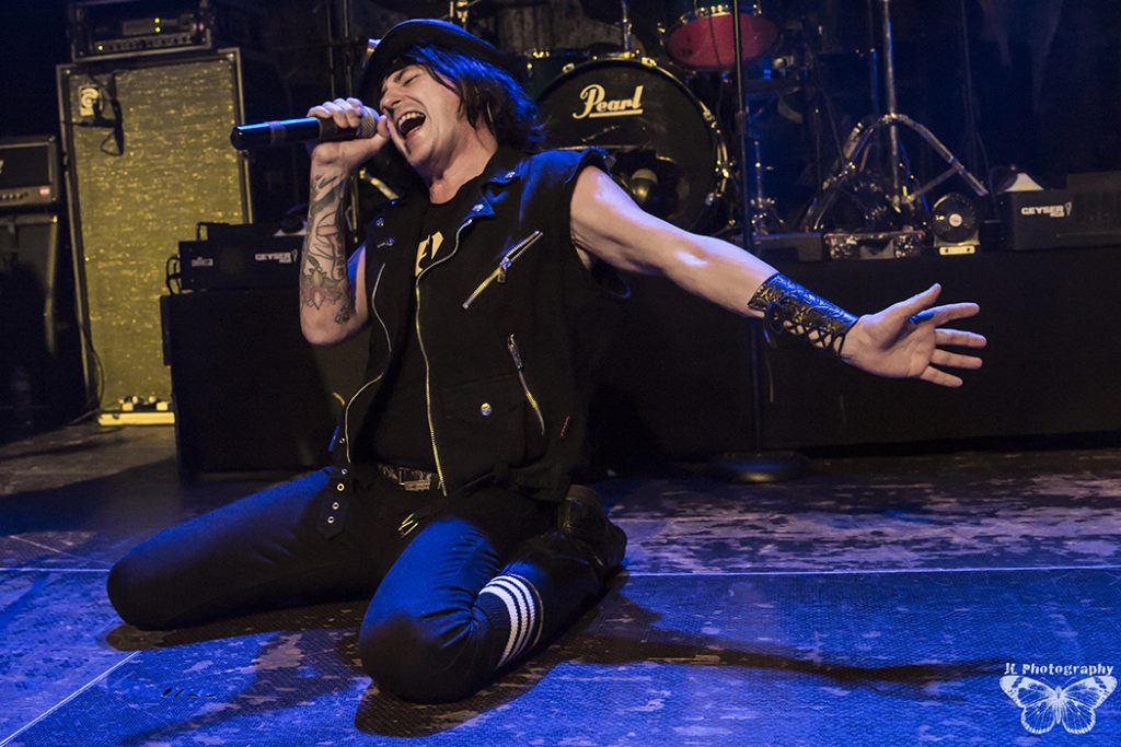 LA GUNS