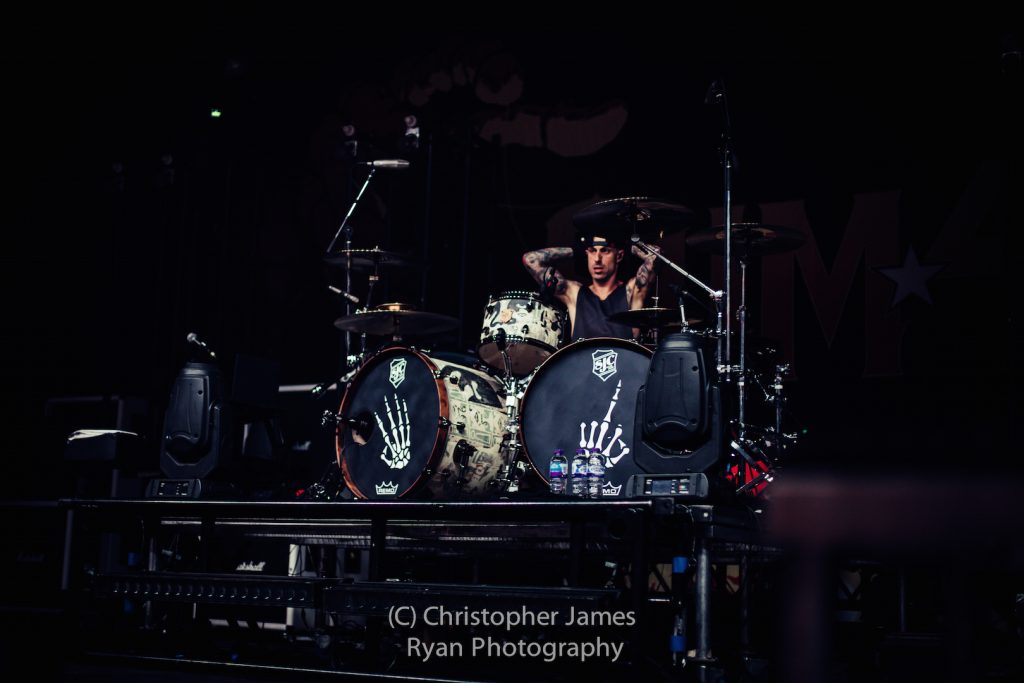 SUM 41