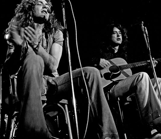 Led Zeppelin’s ‘Battle of Evermore’ Explained Led_Zeppelin_acoustic