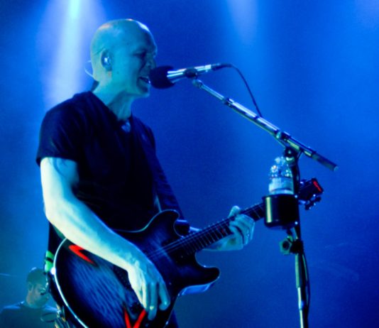 Devin Townsend is Acoustically inclined on new live album