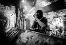 2mums Looking Through Windows