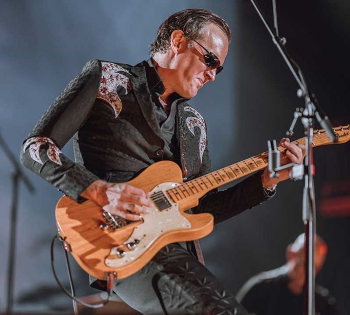 Joe-Bonamassa_Ryman_by-Kit-Wood-(64)
