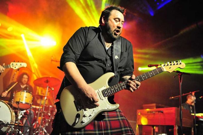 King-King_by_Carl-Chambers