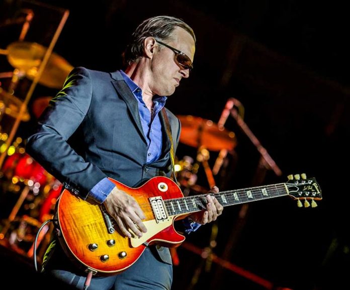 Joe-Bonamassa-by-Robert-Sutton-(35)