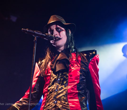 Avatar | Photos by Chris James Ryan