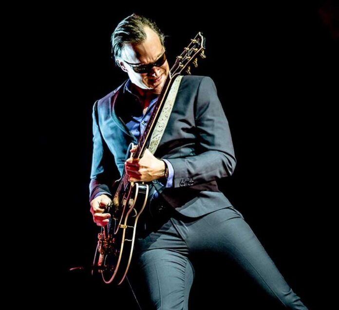 Joe-Bonamassa-by-Robert-Sutton-(49)