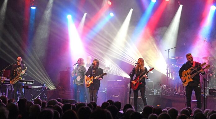 Steve Hackett Live photo by Lee Millward copy