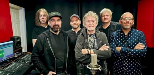 Jon Anderson & The Band Geeks