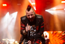 Three Days Grace start a riot in Manchester Three Days Grace