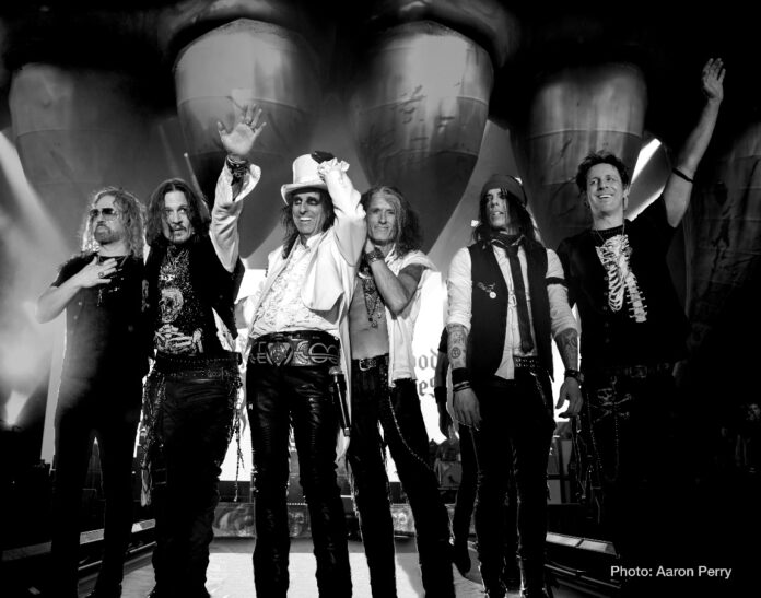 HOLLYWOOD VAMPIRES