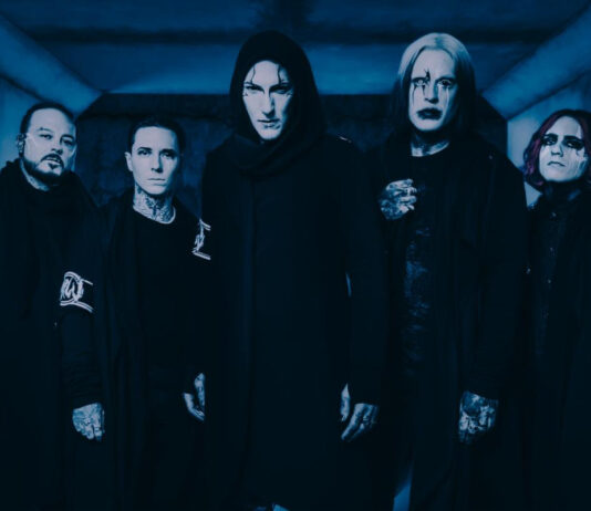 MOTIONLESS IN WHITE