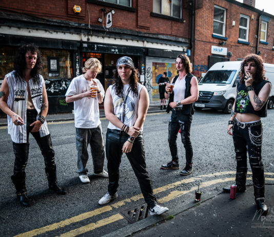 Live Review: Väin Wild and Bad Actress Bring Glam Rock to Manchester Väin Wild